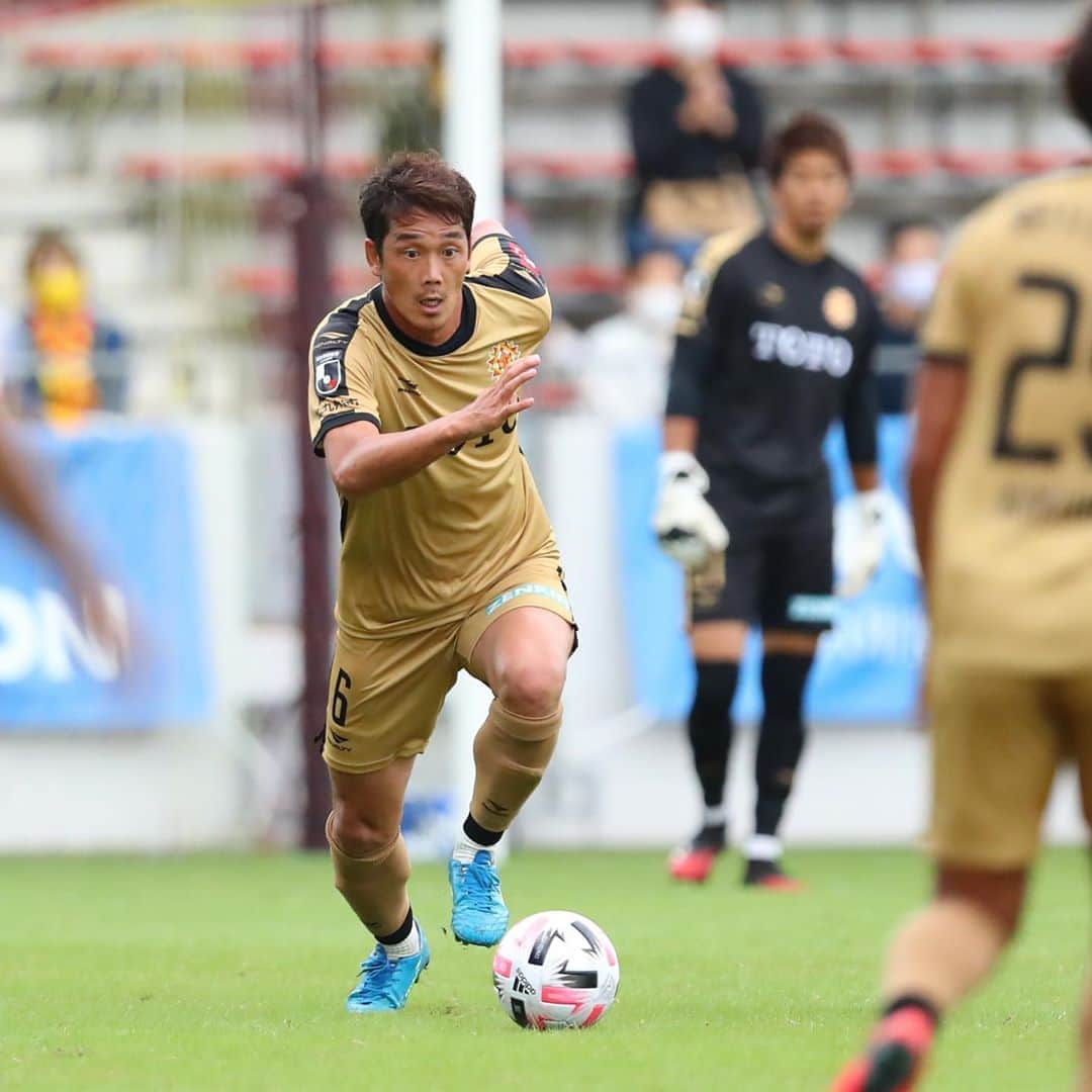 ギラヴァンツ北九州さんのインスタグラム写真 - (ギラヴァンツ北九州Instagram)「. DRAW 北九州 0-0 群馬 . 本日もさまざまな場所からの応援、ありがとうございました。 終始主導権を握るもゴールを割れず‥。 次節こそ、勝利を！ . #ギラヴァンツ北九州 #ギラヴァンツ #北九州 #jリーグ #j2」10月10日 18時41分 - giravanz_kitakyushu