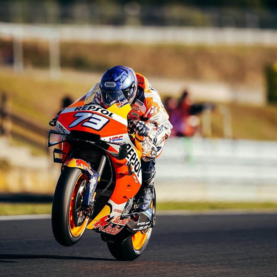 レプソル・ホンダのインスタグラム：「Sunrise style check 🌅🔎 ⠀⠀⠀⠀⠀⠀⠀⠀⠀ #FrenchGP #MotoGP #AM73 #AlexMarquez #SB6 #StefanBradl #Repsol #Honda #RepsolHonda #HRC #RC213V #ThePowerOfDreams #Racing #Motorcycle #Team #OneHeart」