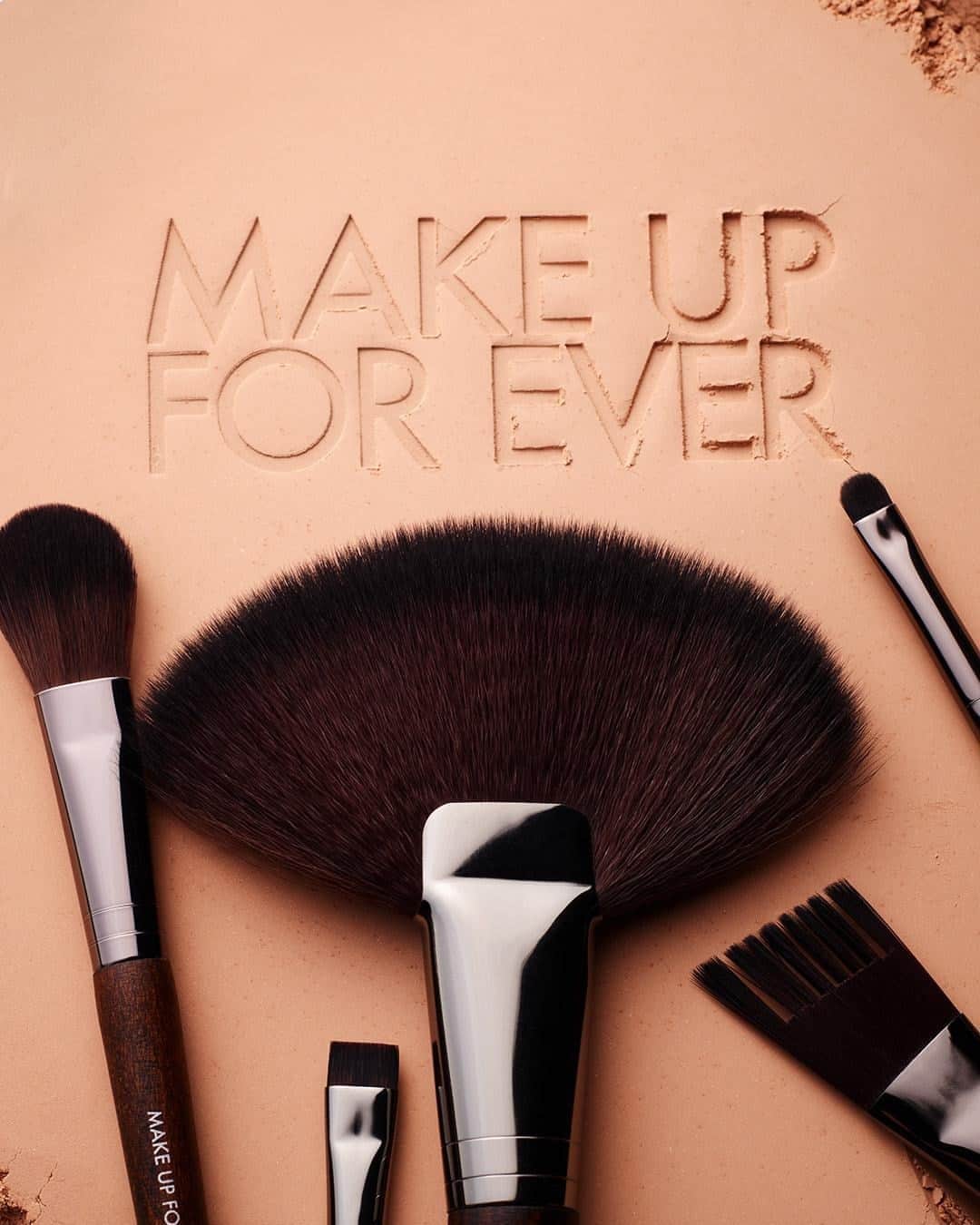 MAKE UP FOR EVER OFFICIALさんのインスタグラム写真 - (MAKE UP FOR EVER OFFICIALInstagram)「Blushing brushes! ⁣ ⁣ Vegan brushes, for every product, every type of skin, everyday. ⁣ ⁣ #makeupforever⁣」10月10日 19時02分 - makeupforever