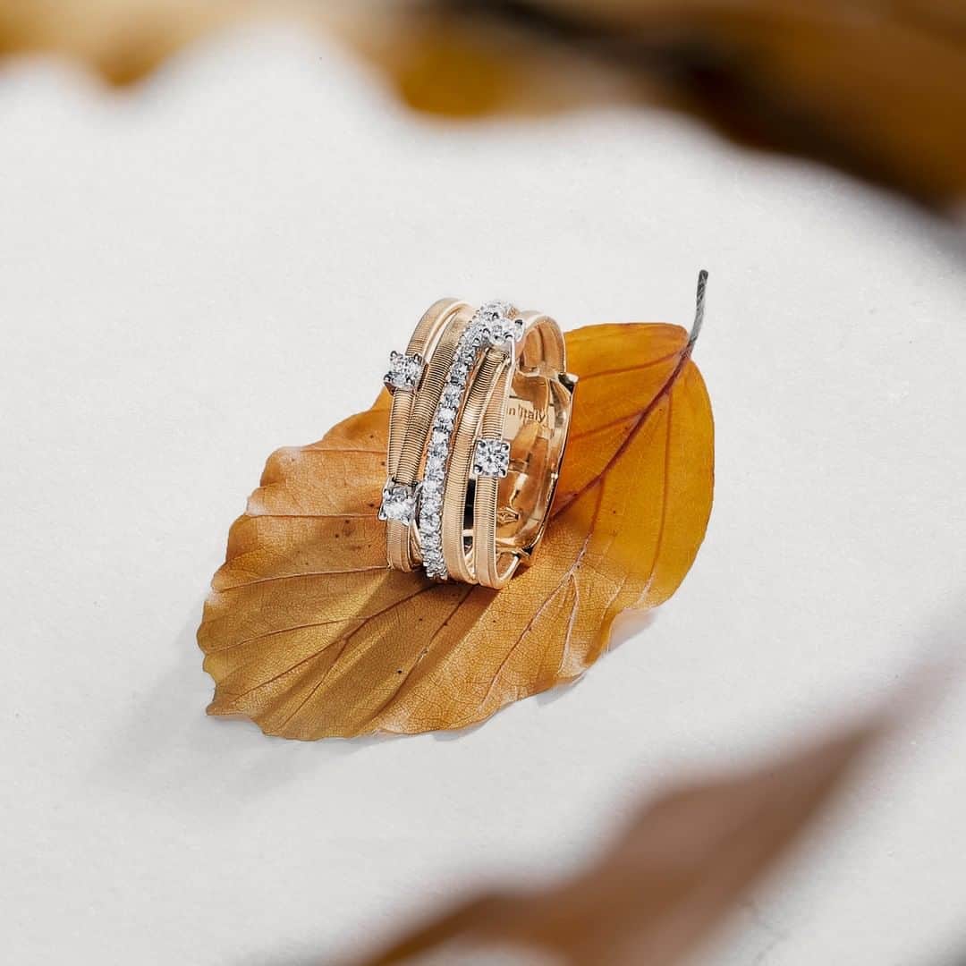 マルコ ビチェゴさんのインスタグラム写真 - (マルコ ビチェゴInstagram)「Precious autumn leaves. Marco Bicego® Goa Collection. #marcobicego #jewelry #gold #diamonds #madeinitaly #italianstyle」10月10日 19時00分 - marco_bicego