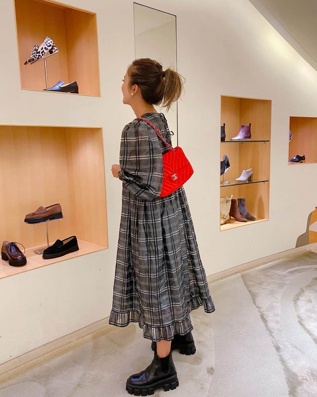 Risako Yamamotoさんのインスタグラム写真 - (Risako YamamotoInstagram)「お買い物へ行くと1番ワクワクするのは靴売り場😎♥️ ・ 今からお食事です☺︎♡ 今日はトレーニングもして、お腹ペコペコ💪🏾 ・ #ootd #fashion #coordinate」10月10日 19時10分 - risako_yamamoto