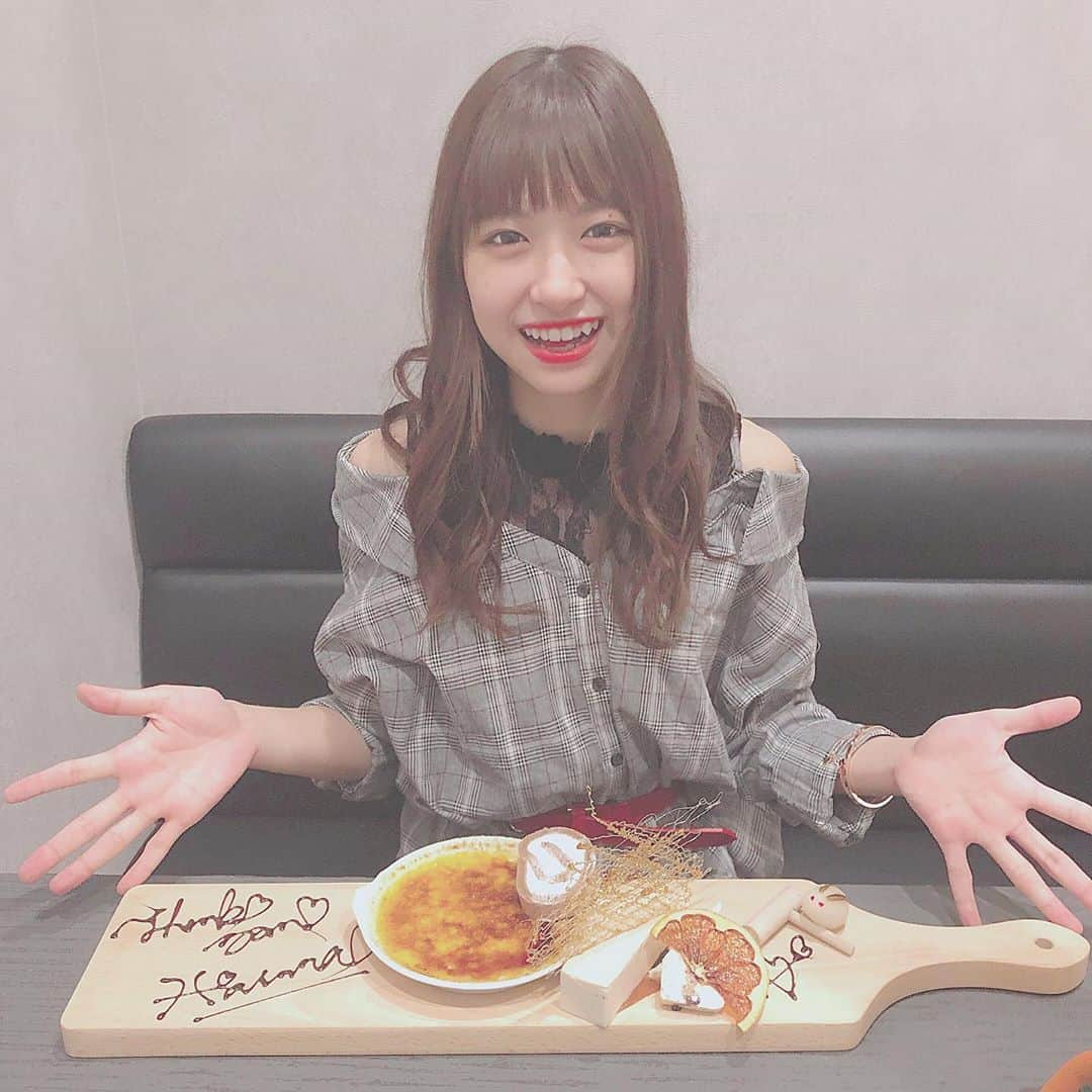 橋本陽菜さんのインスタグラム写真 - (橋本陽菜Instagram)「🍮 * #クレームブリュレ ❤️ 実ははるpyonの好きなスイーツTOP5に入るの✨ 飴細工もほんとに素敵で美味しくて😋🍭 チョコが食べれない私に配慮して チョコ感のないものを🙌🙌 右側のお餅のうさぎさんも美味しくいただきました🐰😶 幸せで食べすぎた1日でした😍😍 * #gotteri #富山グルメ  #富山焼肉 #pyongourmet #pyonstagram  #AKB48 #チーム8 #チームK #富山 #はるpyon #橋本陽菜 #圧倒的橋本陽菜 #橋本陽菜を広める」10月10日 19時06分 - 48pyonz_toyama