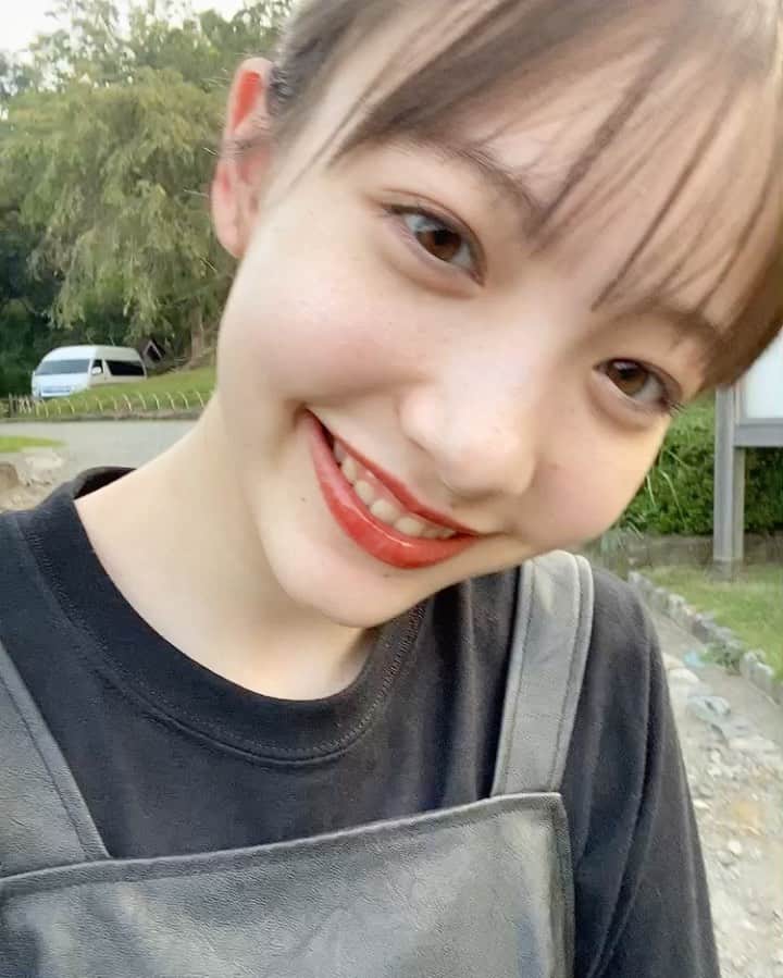 のインスタグラム：「. 珍しく動画を🥚 （ただ笑ってるだけの、、）  最後は目が回りよろけたんです 見逃してやって下さい、、  あ、皆様、雑賀姉妹の TikTokはもうフォローして 下さいましたか？ 早速1本目載せたので 是非に〜〜」