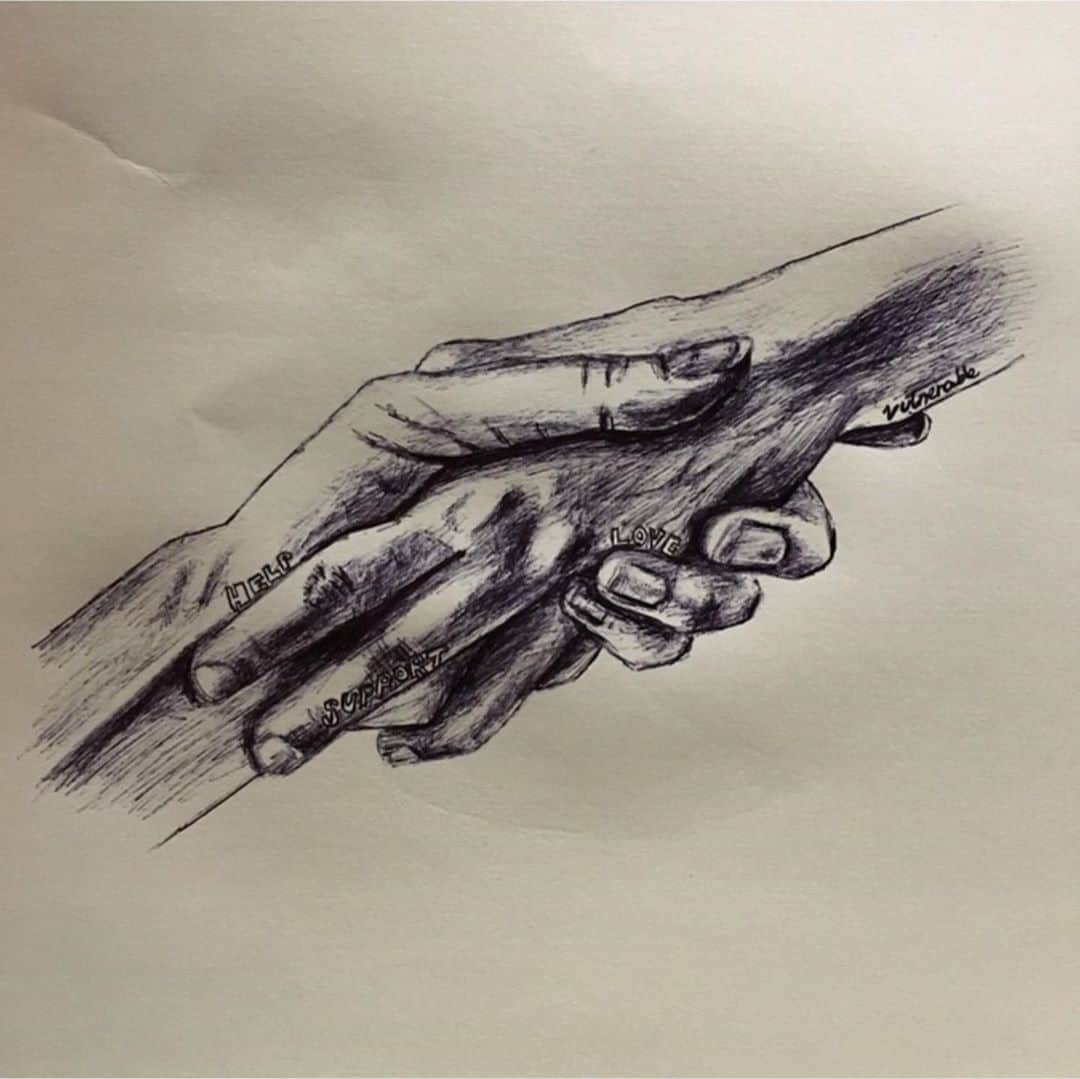のインスタグラム：「Today is World Mental Health day and although I think about, am curious about and talk about mental health on most days, I think it’s a wonderful opportunity to ignite the conversation further.  Whether you’ve previously been in the depths of depression/anxiety/OCD or any other mental health issue, have helped someone else through a tough time, or are currently lost in heaviness and confusion, it’s another chance to look at how we can talk more, reach out further, lose shame and guilt, strip ourselves of our heavy stories that hold us back, connect with others more and feel proud about where we are today. Here are some podcast suggestions and insta accounts you could follow today.  1) a pen sketch I did when going through severe anxiety and night time panic attacks  2) the podcast On Being created by Krista Tippett  3) GABA @gabapodcast a trippy meditation with ASMR and good music  4) a New Earth with @oprah & @eckharttolle GAME changing  5) my mate @poornabell  6) the incredible artist @charliemackesy  7) my friend, activist, spoken word artist @wandacanton  8) @mindcharity I am a proud patron  9) the incredibly clever and lovely @donnalancs  10) writer, friend and all round amazing lady @nicola_b_vivian  #worldmentalhealthday  #keeptalking #reachout」