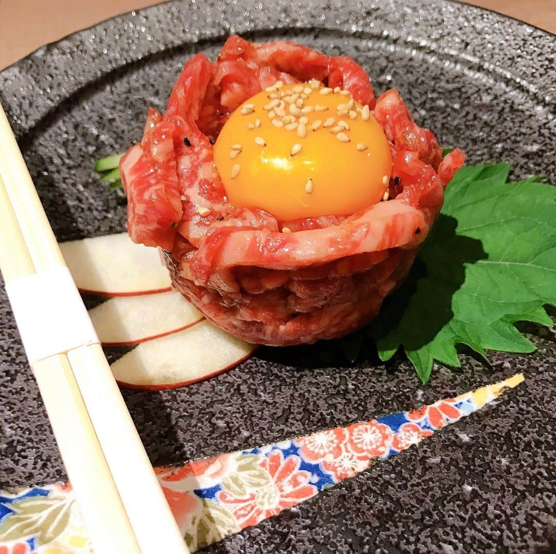 原アンナさんのインスタグラム写真 - (原アンナInstagram)「この間久しぶりに外食したっ😊🙏✨✨✨  ずっとずっと行ってみたかった五反田の 「コギヤ」さんで焼肉食べて、  せっかく五反田まで行ったから、 「みやたこです」さんにも行って、たこ焼きと明太カルボナーラうどん食べました😋😋✨✨  美味しいものたべるのって本当幸せ❤️❤️」10月10日 19時15分 - annahara821