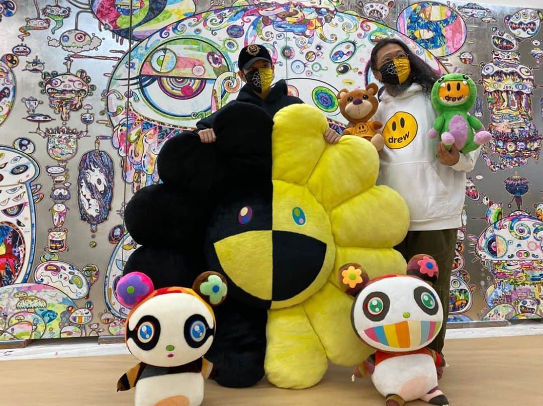 Hikaru（ヒカル）さんのインスタグラム写真 - (Hikaru（ヒカル）Instagram)「Hi @justinbieber  @takashipom Takashi Murakami gave me your clothes. The color combination of gold and black is the same with my hair color so I really love it. When you visit Japan, I’ll take you to the best sushi place.」10月10日 19時21分 - tadanokarisuma