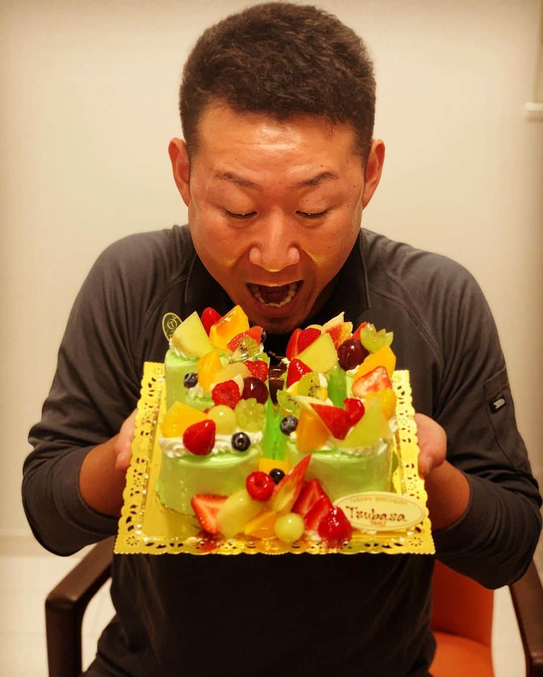 中田de翔さんのインスタグラム写真 - (中田de翔Instagram)「. たくさんのお祝いのメッセージありがとう🤙🏾 . #30歳 #10月6日 #トムの日 #男は30歳から #豪華すぎるプレゼント #欲しかった物だらけ #幸せ者です」10月10日 19時36分 - tsubasa__y