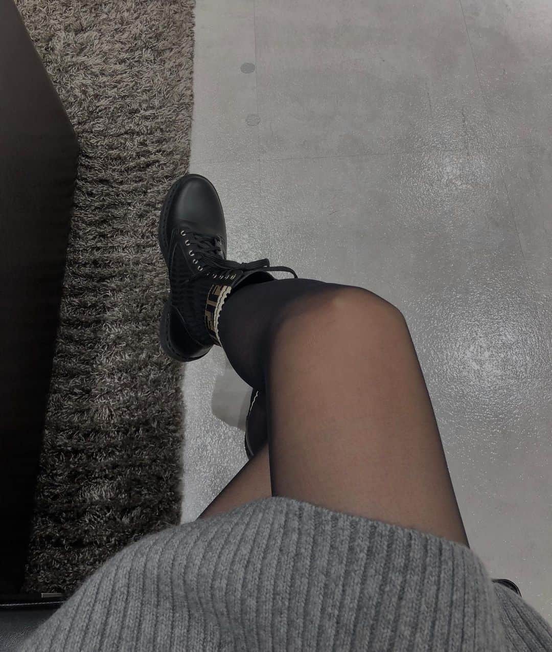 のインスタグラム：「☃️ . こっちはもう既に寒くて冬を感じてるし もう10月かあって感じ、そろそろ 雪降りそ☃️早くダウン着たいなぁ💙 なんだかんだ冬もたのしみ😁💙 . #japanese #japan #workingholiday #torontolife #follow4follow #canada #canadian #tflers #followme #カナダ  #トロント #留学 #2020 #ワーホリ #日本 #海外生活 #海外留学 #語学留学 #東京  #ワーキングホリデー #岩手 #盛岡」