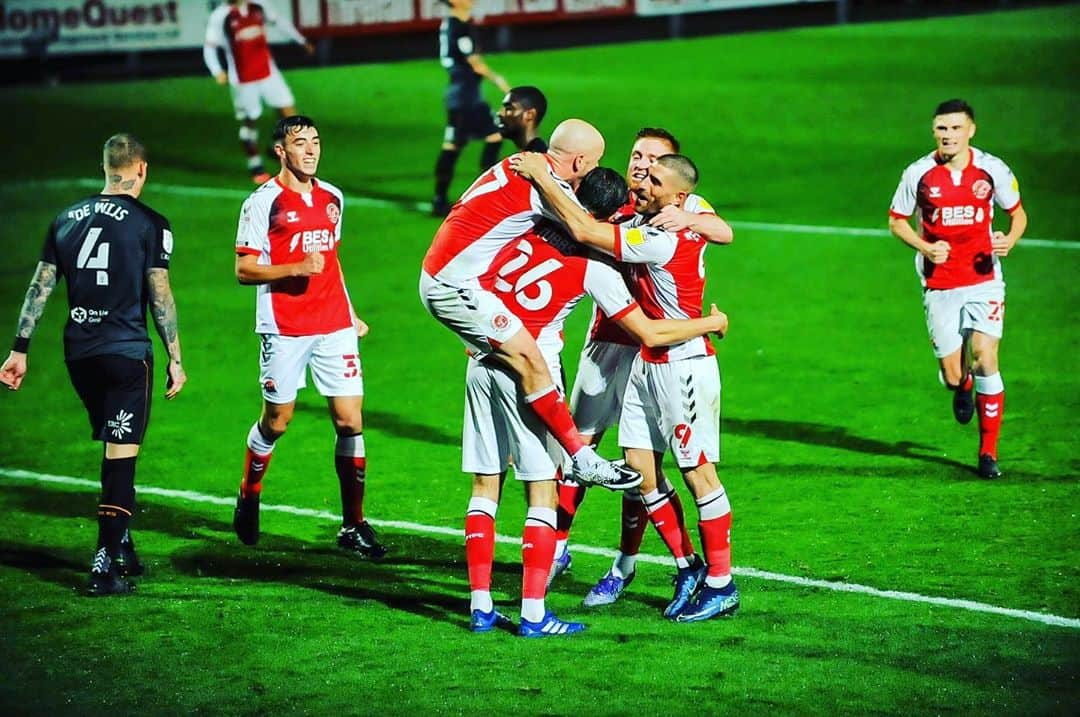 ジョーイ・バートンのインスタグラム：「Great performance from the team last night. The character and togetherness set the foundation. We work hard now to continue the momentum. #codarmy @ftfcofficial」