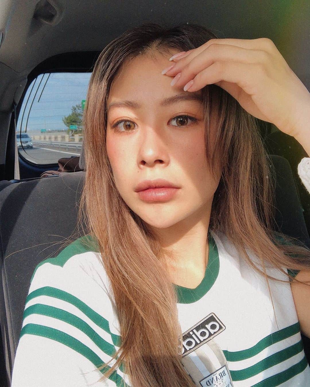 harunaのインスタグラム：「Love yourself first.🤍」