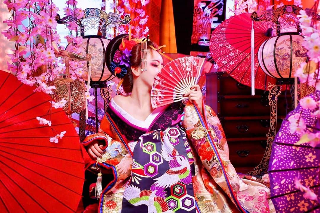 吉川ちえさんのインスタグラム写真 - (吉川ちえInstagram)「チラッ👁💕 . #花魁 #撮影 #スタジオ撮影 #花魁体験 #花魁メイク #着物 #👘 #着物ヘア #japan #japanesegirl #japanese #kimono #kimonostyle」10月10日 20時03分 - yoshikawachie_16