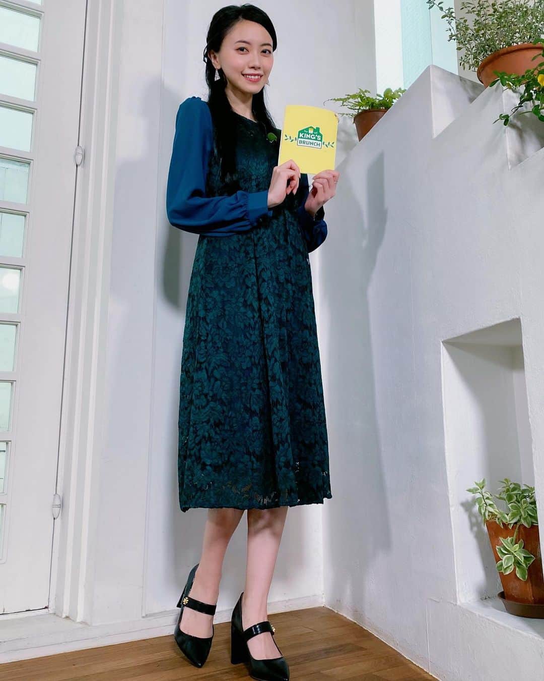 齋藤明里のインスタグラム：「. BOOKコーナー衣装📕 . #王様のブランチ #wildlily」