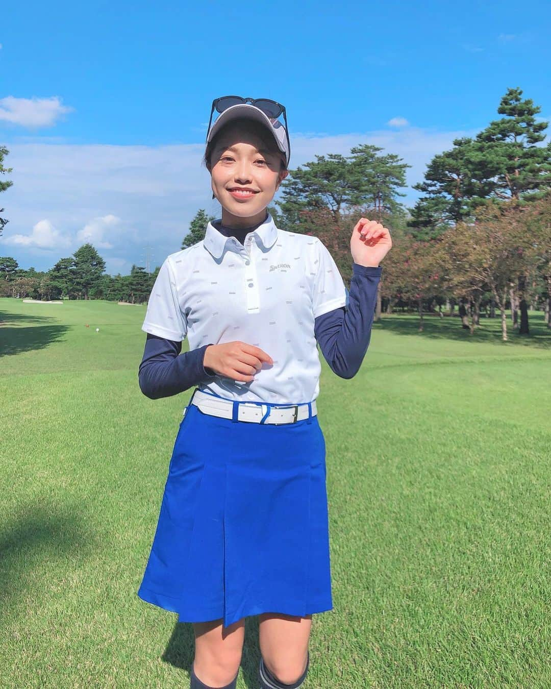 萩原菜乃花さんのインスタグラム写真 - (萩原菜乃花Instagram)「先日のラウンドコーデ⛳️  めずらしくブルーのウェア！ パキッとした色のスカートすき💙 ポロシャツはインナーもセットだよ🤝  天気が良くて顔が影になったから上向いたのが2枚目笑 写真って難しいねえ  サンバイザー、サングラス @eyevol_official  ポロシャツ、スカート、ベルト @srixonbydescente  ソックス @riendasuelta_golf  シューズ @adidasgolf   #武蔵カントリークラブ豊岡コース#ゴルフ#ゴルフ女子#ゴルフ男子#ゴルフコーデ#ゴルフウェア#eyevol#srixonbydescente#rienda#adidas#スポーツ#スポーツ女子#golf#golfgirl#instagolf#golffashion#golfswing#golfstagram#골프#高尔夫」10月10日 20時20分 - nanoka_hagiwara