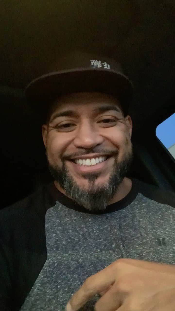 テヴィタ・フィフィタのインスタグラム：「Thank you to everyone involved and thank you @prowrestlingtees for having a sale to save our fans some money!」