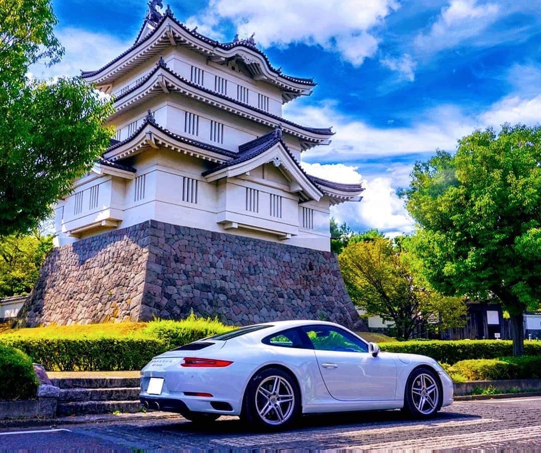 のインスタグラム：「みなさんのポルシェをご紹介します。 📷@rx73007 ご投稿ありがとうございました。  本アカウントでは「#ポルシェモーメント」をつけてInstagramに投稿されたみなさんの素敵なポルシェ投稿をご紹介していく予定です。 愛車の写真やイラストなど、ポルシェとの”思い出”や”瞬間”をぜひ投稿してみてください。 たくさんのご投稿をお待ちしております。  #ポルシェ #Porsche」