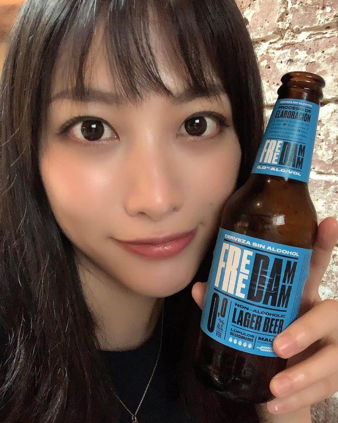 春原未来さんのインスタグラム写真 - (春原未来Instagram)「最近,ノンアルコールビールを飲むことが増えました！健康のため？！😝💦これ,美味しかったなあ👍  .  Recently, I have more opportunities to drink non-alcoholic beer.  For health?!😝💦 This beer was also delicious.  #ノンアルコールビール #ノンアルコールビールで乾杯#nonalcoholbeer #freedamm #飲みたい気分 #お酒好き女子 #tasakibalance #健康大事 #真顔で #自撮り」10月10日 20時38分 - sunohara_miki