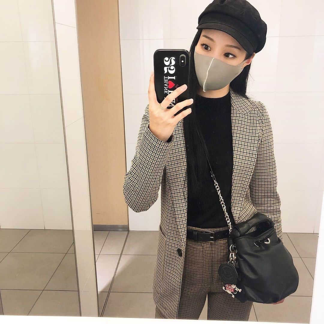 NOHANAのインスタグラム：「・ なんちゃってセットアップ🐿 (よく見たら色違う🤭) ・」