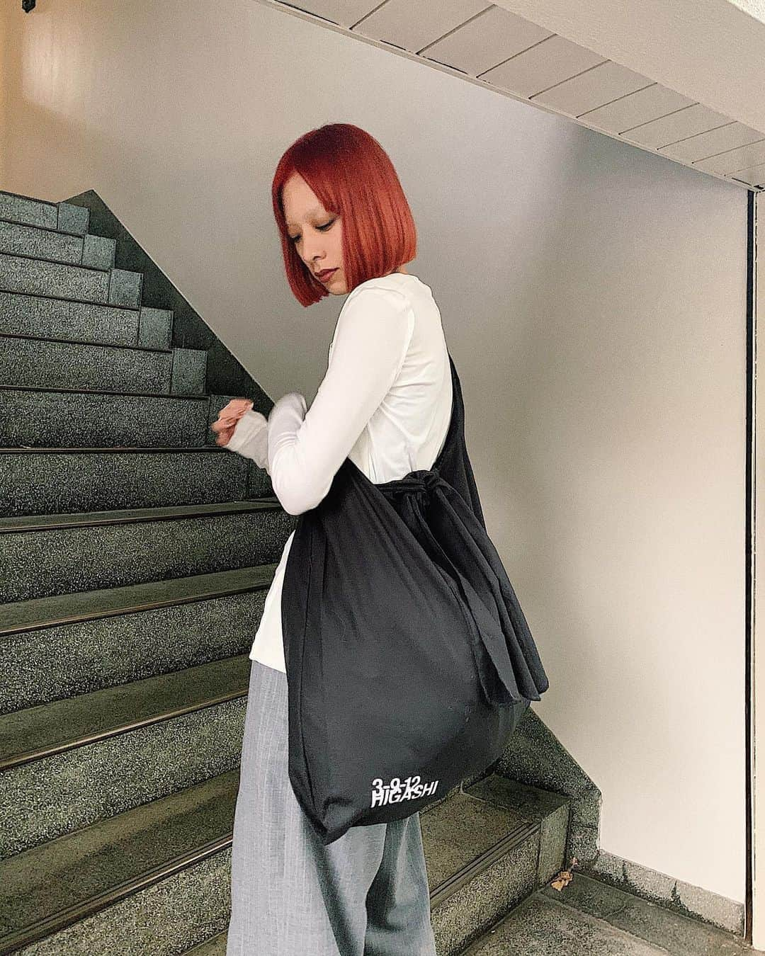 Yukano Nojiriさんのインスタグラム写真 - (Yukano NojiriInstagram)「HIGASHI ECO BAG！！！ 持ち手の長さを調整すれば色んな持ち方が楽しめる✌🏻  この大きさで斜めがけ出来るのがめっちゃ良い🤍 荷物パンパンに詰めても、少なくても形崩れないので 普段使いしやすくてめーっちゃ良い🤍  相方のみおさん(@mio_nagai68 )とこだわって作ったのでお楽しみに〜🥰 #HIGASHI_COMMUNICATOR #3912higashi #ecobag #エコバッグ」10月10日 20時43分 - yukano22