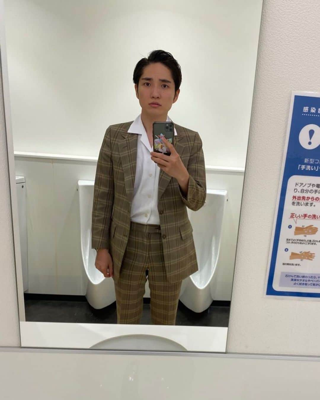 洲崎貴郁さんのインスタグラム写真 - (洲崎貴郁Instagram)「劇団コケコッコー「あっかんべー」 2日目ありがとうございました！  芝居をした後すぐに 漫才してきます  明日も「あっかんべー」あります！ 観劇も出来ますし、オンラインチケットもまだ購入可能です！  良ければ是非！  #劇団コケコッコー #あっかんべー #森ノ宮」10月10日 20時51分 - runnysuzaki0504