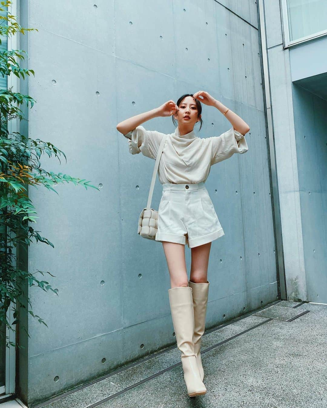 河北麻友子さんのインスタグラム写真 - (河北麻友子Instagram)「FASHION TOP&BOOTS: Ameri BAG: Bottega Veneta  #FASHION #OOTD #麻友コーデ」10月10日 21時04分 - mayukokawakitaofficial