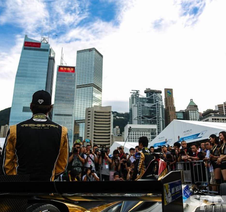 ジャン＝エリック・ベルニュのインスタグラム：「Four years ago was our first race as Techeetah, didn’t think we would get that success in this short period of time. From a new team to one of the best in Formula E, I’m proud of my team 👊🏼❤️ @dstecheetah」