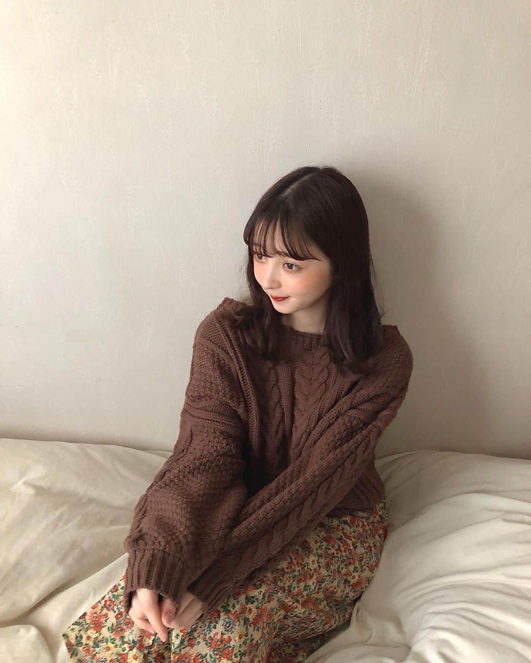 新田湖子さんのインスタグラム写真 - (新田湖子Instagram)「. 今夜もさむいなぁ  カフェオレ飲みたくなったあ ☕️」10月10日 21時11分 - coconitta0809