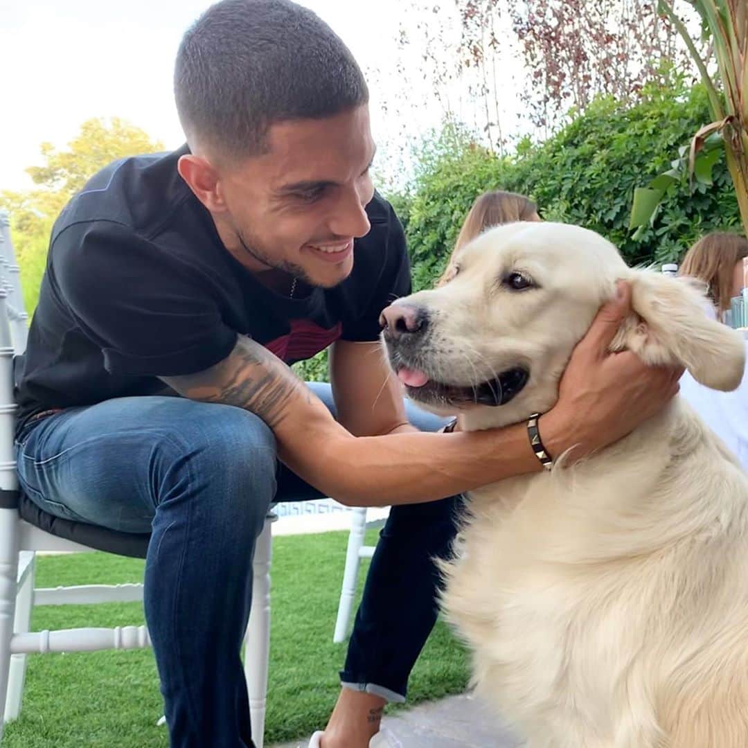 マルク・バルトラのインスタグラム：「Mi amigo Romeo! 🧻😍 #golden #friend」