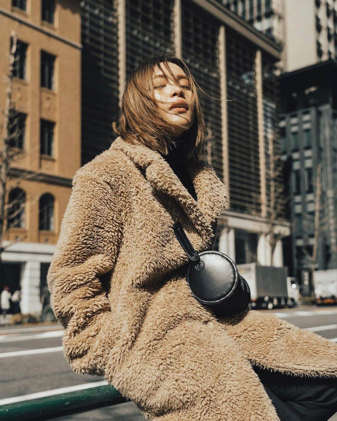 Lilmeのインスタグラム：「Now I remember, it was about this time last.🍂 @w.o.n.i.y」