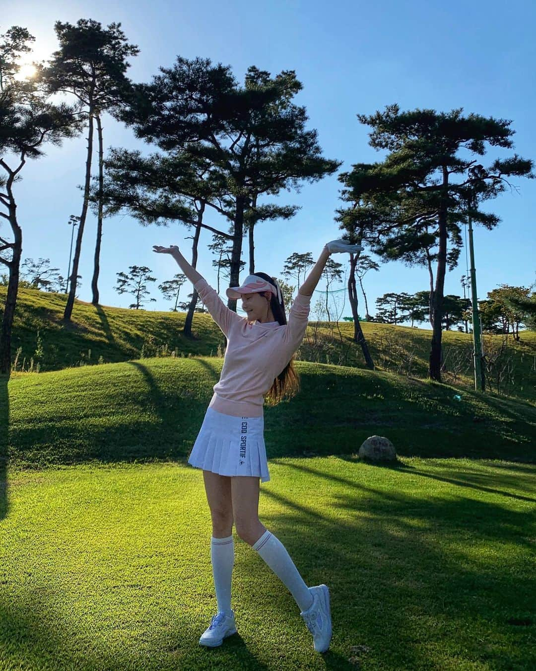 チェ・スルギさんのインスタグラム写真 - (チェ・スルギInstagram)「. 하루하루  씬나는 골린이🏌🏻‍♀️🌸🎀」10月10日 21時14分 - angel9028