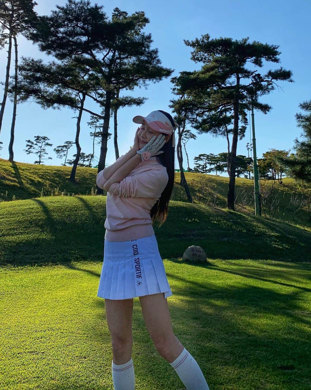 チェ・スルギさんのインスタグラム写真 - (チェ・スルギInstagram)「. 하루하루  씬나는 골린이🏌🏻‍♀️🌸🎀」10月10日 21時14分 - angel9028