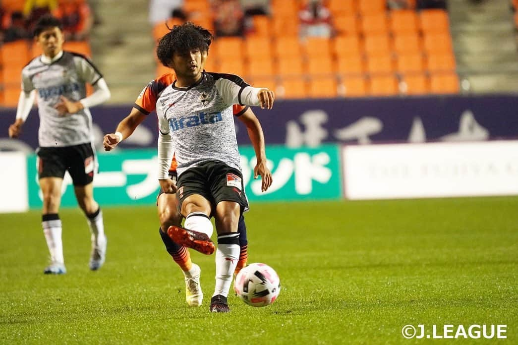 ROASSO KUMAMOTOさんのインスタグラム写真 - (ROASSO KUMAMOTOInstagram)「⚽️ ／ 10月11日(日)アウェイ福島戦⚽️ 必ず勝利を‼️是非DAZNで応援よろしくお願いします🐴 ＼ 長野戦フォトレポートPart①をお届け💁‍♂️ -----﻿ NEXT GAME﻿ 🗓 10.11.SUN ⏰ 13:00 KICK OFF﻿ 🆚 福島ユナイテッドFC 🏟 とうほう・みんなのスタジアム 📺 DAZN -----﻿ #ロアッソ熊本 ﻿ #2020シーズン ﻿ #繋続 #TSUNAGI﻿ #つなぎ  #2020の主役は誰だ  #小笠原佳祐 #河原創 #石川啓人 #中原輝 #浅川隼人  #roasso﻿ #熊本﻿ #Jリーグ﻿ #jleague﻿ #サッカー﻿ #ゴール ﻿ #えがお健康スタジアム﻿ #感謝﻿ #いまできること﻿ #がんばろう日本﻿ #みんなで乗り越えよう ﻿ #jリーグにできること」10月10日 21時20分 - roassokumamoto_official