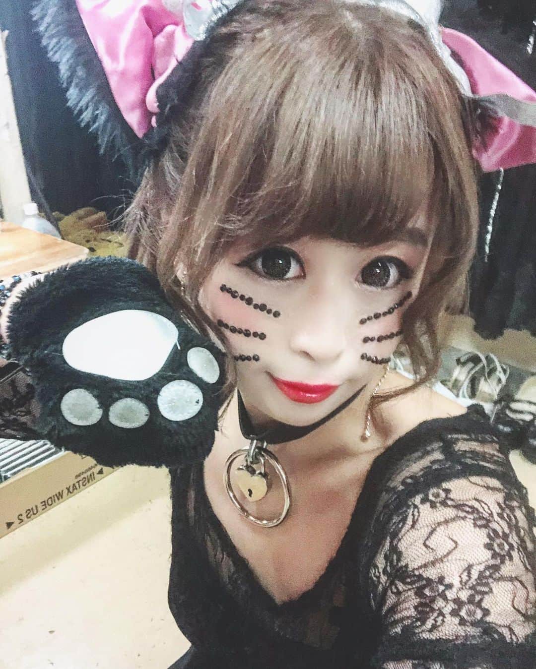 のインスタグラム：「明日から横浜ロック座 よろしくお願いします🙂  10/11〜10/15 ①東京喰種 覚醒 ②REMEMBER ③東京喰種 覚醒 ④REMEMBER  10/16〜10/20 ①REMEMBER ②クロネコ ③REMEMBER ④クロネコ  3番目ですっ うーちゃんに動きの メンテナンスしてもらい やる気に満ちてるょー꙳★*ﾟ」