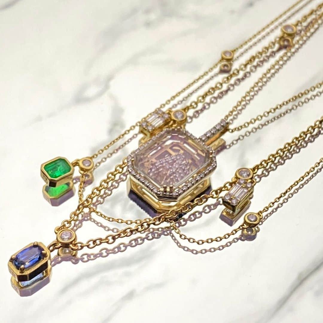 稲木ジョージのインスタグラム：「Eye candy 🍭 @milamorejewelry  Shot by @sweetie203 on iPhone 📱  オヤコさん、写真うますぎ😂😂😂」