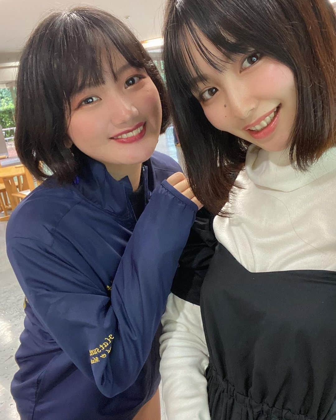 志茂彩奈さんのインスタグラム写真 - (志茂彩奈Instagram)「こんばんは！ 昨日のストーリーやTwitterでの投稿からたくさんの 応援ありがとうございました🙇‍♀️ 私はもう大丈夫です！！また気を引き締めて頑張ります👊 ・ ・ さてさて！ なんと私の隣に映っておりますのが、去年のミス同女 グランプリの初音さんです✨ 実は高校の時の部活の先輩なんです😳 また学部も一緒です🤞 初音さんがミスキャンに参加されていたのも私が今回応募したきっかけであります！  ミスキャンの相談にたくさんのっていただき本当に助かって います😭✨  初音さんは今、英文科で行われる「シェイクスピアプロダクション」という劇に参加されています！ またこのことについて後日お知らせしますね😌  本日も #しもぽち よろしくお願いします💭 そしていつも本当にありがとうこざいます🙇‍♀️✨ ・ ・ #ミスキャンパス同志社女子2020 #ミス同女 #ファイナリスト #ミスキャンパス #しもぽち #よろしくお願いします😊」10月10日 21時55分 - nayaas___