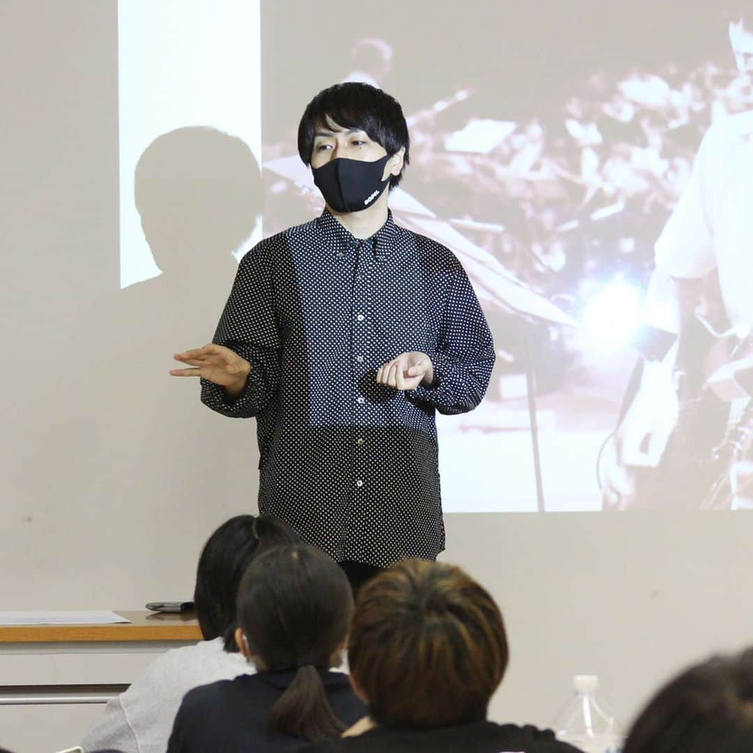 杉山勝彦のインスタグラム：「大阪　ビジュアルアーツ専門学校での講演」