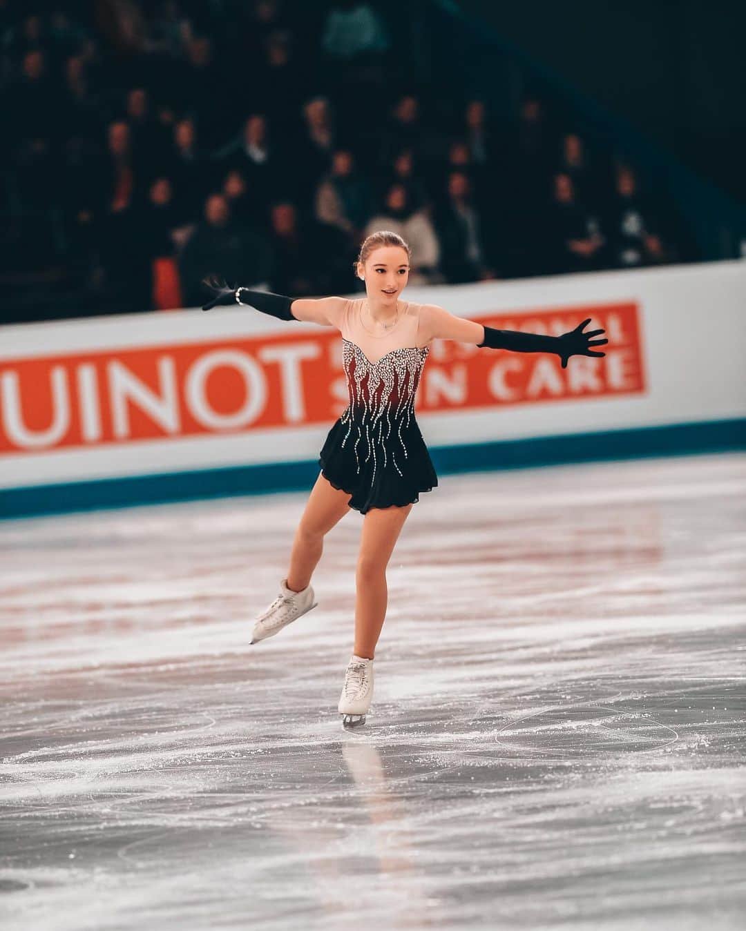 アガタ・クリゲルのインスタグラム：「Huge throwback - free skating during European Championships in Hungary 2014 🙈 #figureskating #europeanchampionships #2014 #figureskater #freeskating #edeafamily #Hungary #Budapest #polishgirl #polskadziewczyna」