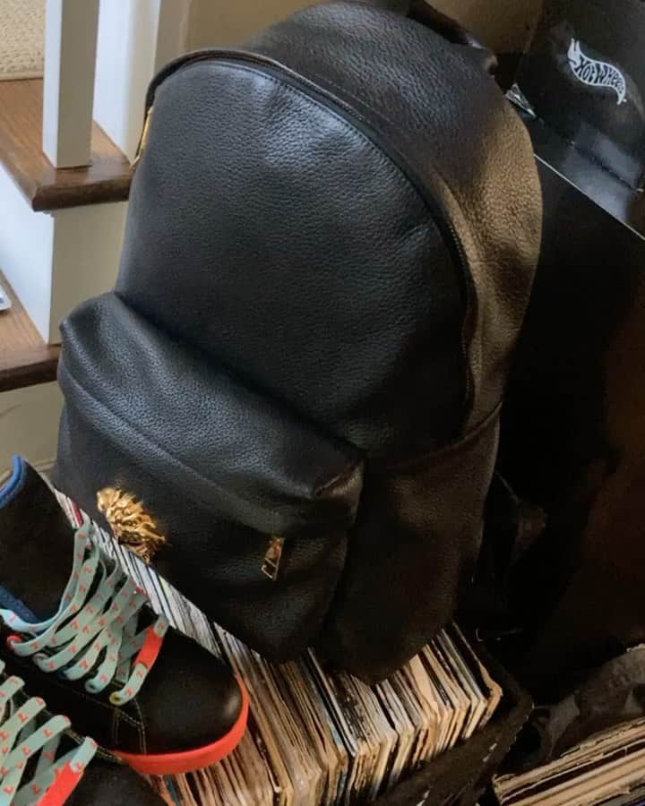 ファンクマスター・フレックスのインスタグラム：「Thought I lost it... a few years back @trulife help me step my dj bag game up on my birthday.... love my brother! (Don’t act like u don’t see that vinyl)」