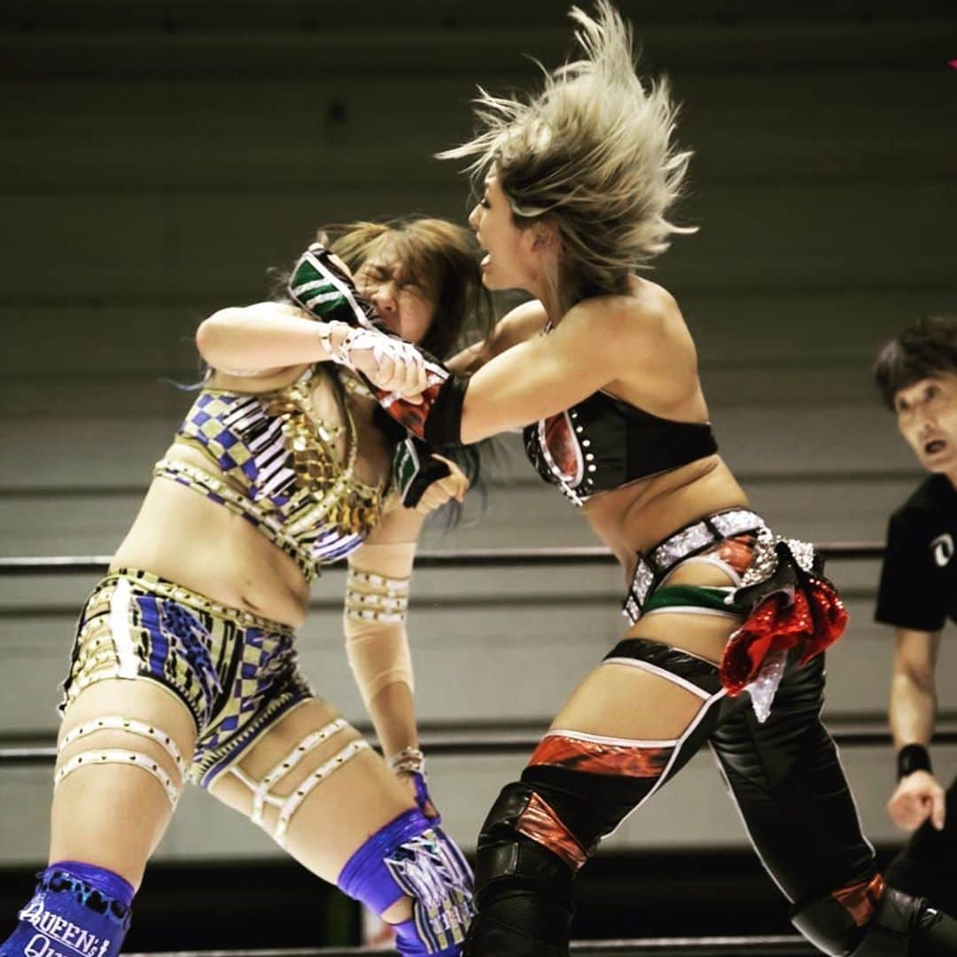 ジュリア・スターダムさんのインスタグラム写真 - (ジュリア・スターダムInstagram)「10.10 Osaka  tag league start ！  #stardom #スターダム　#crazybloom #ドンナデルモンド　#Donnadelmondo #DDM #舞華　#ジュリア　#プロレス　#女子プロレス　#大阪エディションアリーナ  #prowrestling  #prowrestler」10月10日 22時04分 - 0221giulia