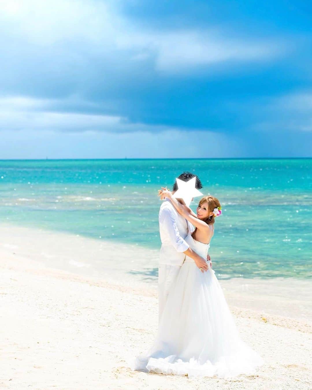 星河るいのインスタグラム：「. . 【ご報告】  今更ですが…結婚しました🤍  入籍してからだいぶ経つし 知ってる方も勘付いてる方も多かったと思いますが このタイミングで報告させていただきます…🤍  結婚式も新婚旅行もコロナの影響で できてませんが大好きな人と一緒になれて 毎日が幸せです…🤍  急な報告でしたが 今後ともよろしくお願いします🤍 . . #ご報告#結婚報告#入籍#今更すぎ#報告遅れてすみません」