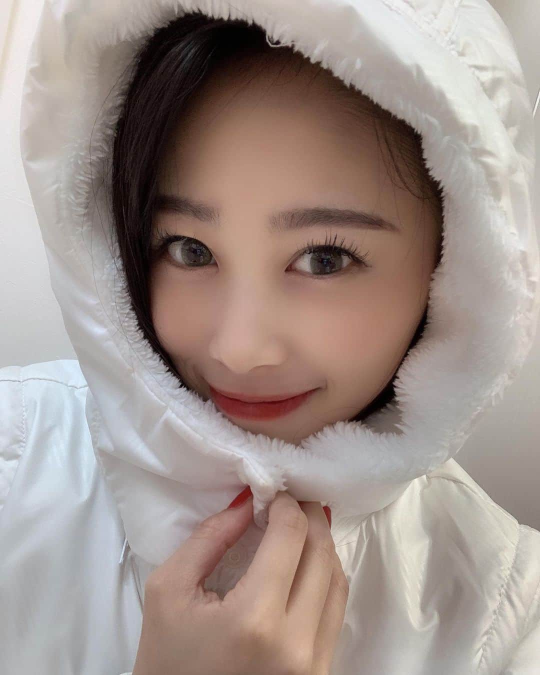 長沼南帆のインスタグラム：「今日寒かったねん🥺﻿ 寒すぎてゴルフ用のコート出しちゃったもの🤗﻿ ﻿ ﻿ ﻿ ﻿ ﻿ #黒髪　#黒髪ロング　#rq #レースクイーン　#水着　#swimwear #海　#夏　#summer #memory #黒髪ロングストレート　#秋　#秋服　#脚長コーデ　#supergt #スーパーgt #秋服コーデ #﻿秋服　#韓国ファッション #韓国コスメ #韓国メイク  ﻿ ﻿ ﻿ ﻿ ﻿ ﻿ 　﻿」
