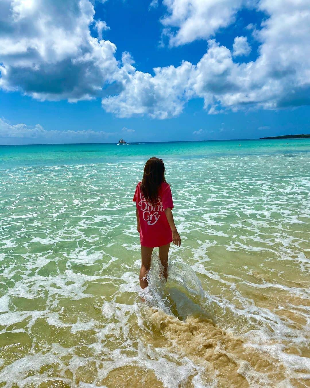 松岡凛さんのインスタグラム写真 - (松岡凛Instagram)「宮古島のお洒落なカフェ🌺 Blue Turtle🏖 ロケーションもすごいし、食事もドリンクもgoodすぎた💗！！  海見ながら食事できるのって本当幸せだよねー♪海外にいる感覚に陥った🤣またいきたいなー🌺  久々女子みたいな事したなー🤨  #松岡凛#グラビア#恵比寿マスカッツ#ラウンドガール#宮古島#blueturtle#skyblue」10月10日 22時29分 - matuoka_1214