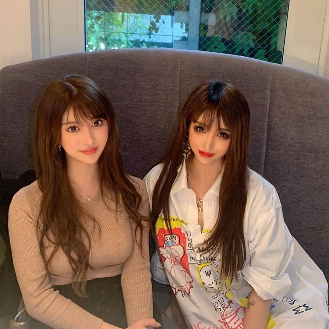 のインスタグラム：「今日はめいと久しぶりの再会🥰💕 今日はめいこ先生に人に優しく言葉を伝える方法を勉強させて頂きました(笑) 真っ直ぐ直球で伝えるくせを治したい(笑) あと親切過ぎるところもね😂❣️(笑) めいエネルギッシュだからいつもパワー貰う☺️❤️ 生き様からして大好き🥰💕 いつでもまた遊びに来てね💋💕 #元セリュックス #元セリュメンバー最高 #輝きを日に日に増すめい #乙女ちゃん #港区女子」