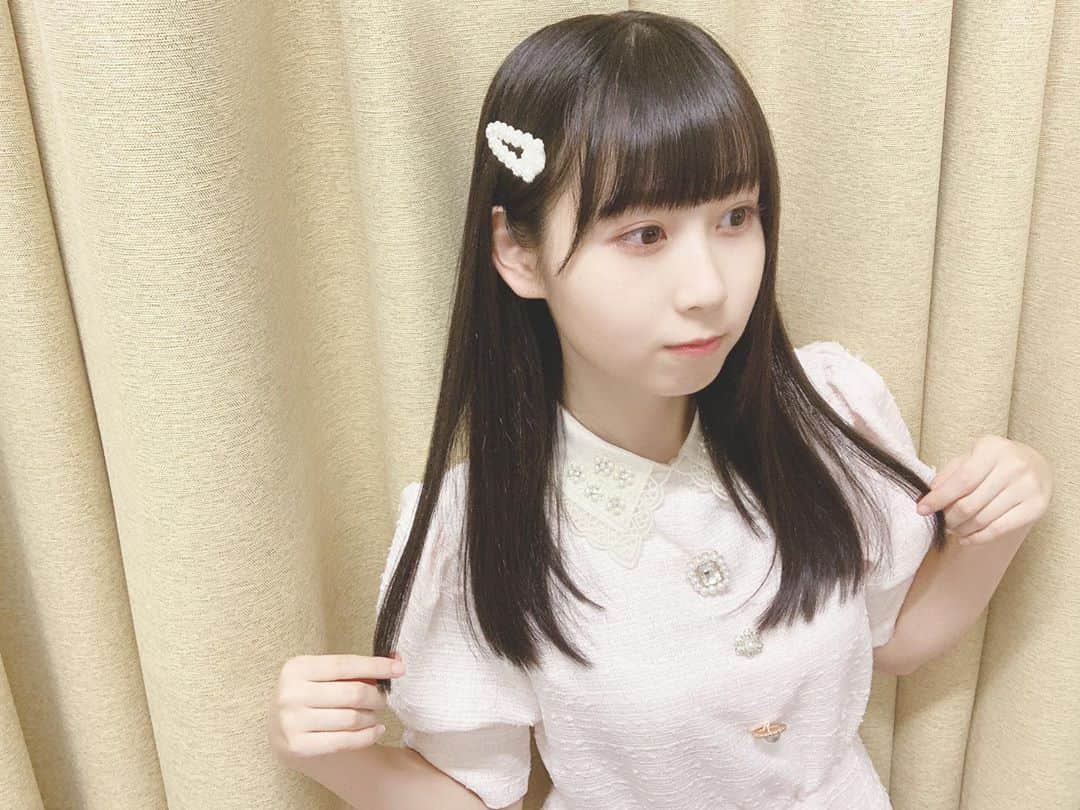 井上瑠夏のインスタグラム：「💇🏻‍♀️❕❤︎﻿ ﻿ ﻿ 20cm髪きりました〜(◜ᴗ◝)✂︎✿﻿ ﻿ ﻿ ﻿ ﻿ けっこう前に😇☁️﻿ ﻿ ﻿ ﻿ ﻿ ﻿ ﻿ ﻿」