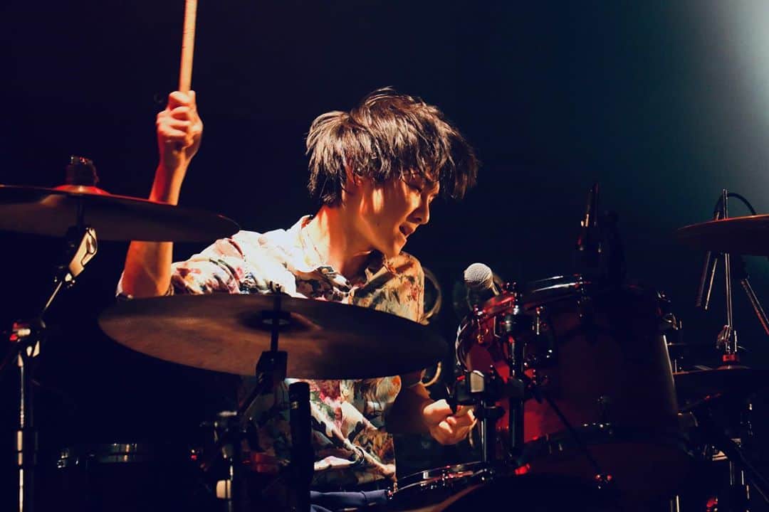 KENSUKEのインスタグラム：「#ドラムの日  #Qyoto#drums#kensuke」
