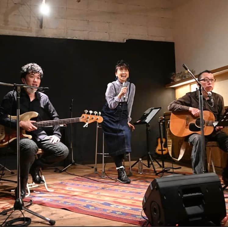 宍戸留美のインスタグラム：「#music #YouTube #17live  #10月11日　#日曜日　#14時から  #ルミネッセンス #生ライブ #無観客 #生配信 #アーカイブ #1週間  #上田ケンジ  #あの感動をもう一度  #詳細 #ブログ #blog #アメブロ #ameblo  https://ameblo.jp/sundaliru/entry-12630332067.html」