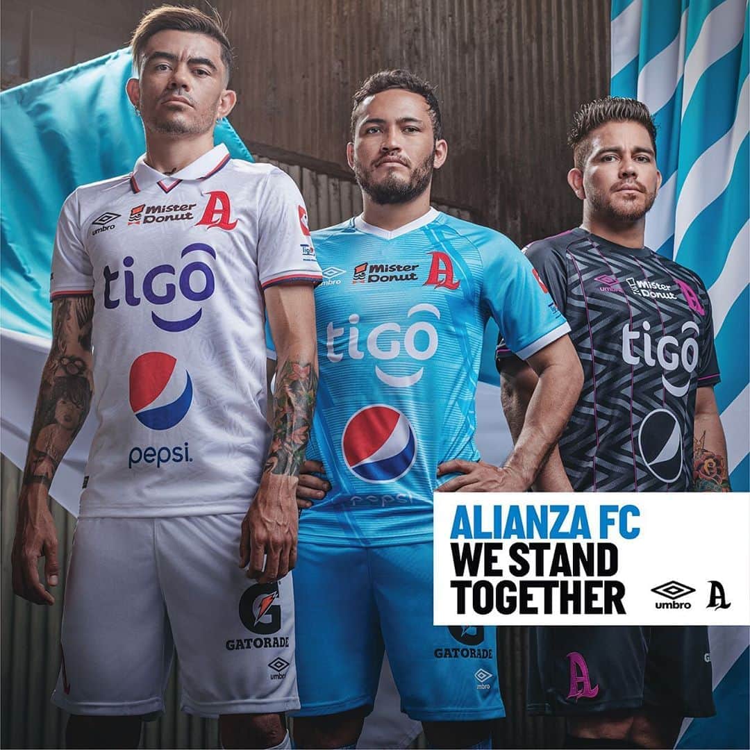 UMBROさんのインスタグラム写真 - (UMBROInstagram)「We Stand Together with @alianzafc_sv.  20/21 Home, Away and Third kits. Swipe ➡️ for a closer look.   #umbro #umbrofootball #alianzafc #footballshirts #football #soccer #classicfootballshirts」10月10日 23時00分 - umbro