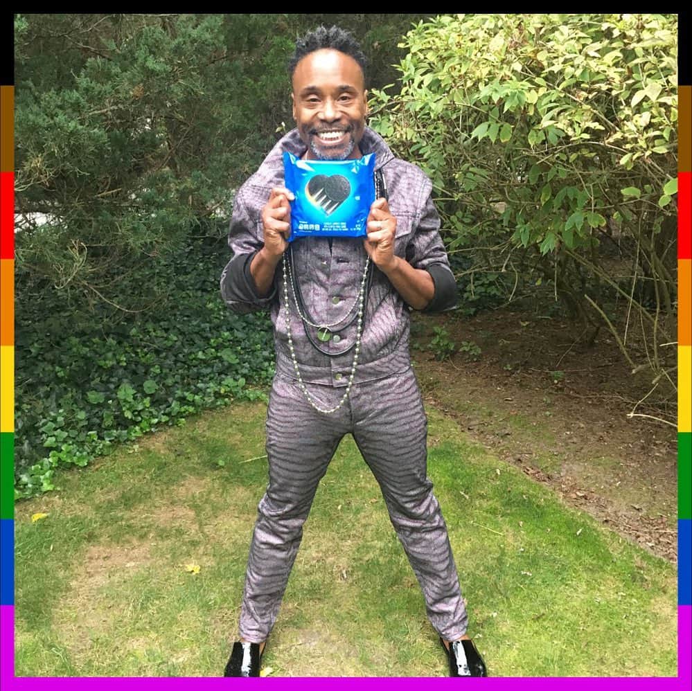 OREOさんのインスタグラム写真 - (OREOInstagram)「We’re loud and proud about our love for love, and you should be too!  🌈 🌈  Thank you @theebillyporter, @pk514, and @Team2Moms for joining our #ProudParent campaign and reminding the world that we all deserve to be loved and accepted. Whether you are a #ProudParent, member of the LGBTQ+ community or an ally, join our #ProudParent campaign and tell your story - it could even mean getting the chance to grab some Rainbow OREO cookies! 🏳️‍🌈 🏳️‍🌈   Here’s how: 1️⃣ Join OUR #ProudParent campaign and share a photo of what allyship means to you. Whatever it is, we love to see it!  2️⃣ Post your photo on Instagram or Twitter using  #ProudParent + #Giveaway and tag @OREO. Don’t forget to follow @OREO too.    50 US, DC & PR, 13 years old +. Ends 10/31/20 or when all 10,000 Rewards are claimed, whichever occurs first. Terms & Conditions: www.OREOProudParent.com.」10月10日 23時02分 - oreo