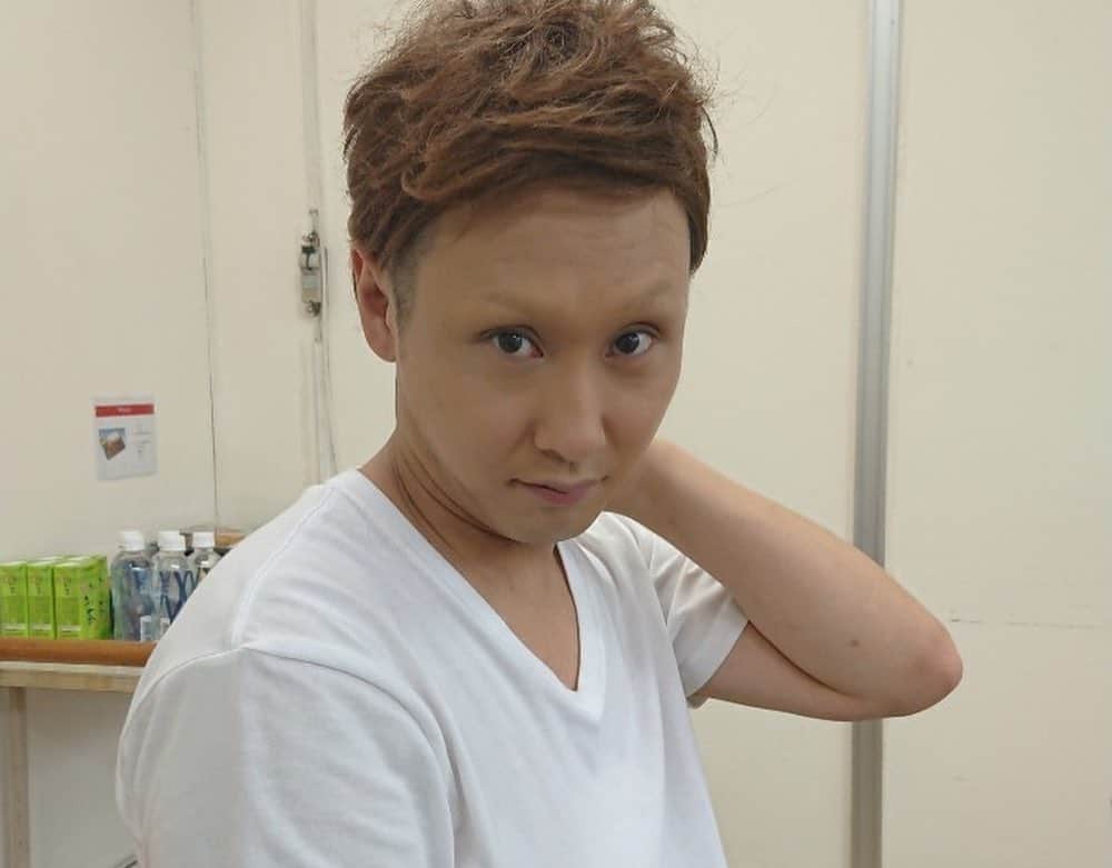 むらせさんのインスタグラム写真 - (むらせInstagram)「ニセSMAP。。🕺🕺🕺🕺🕺 #SMAP #有田Pおもてなす #三四郎 #むらせ #ものまね」10月10日 23時18分 - murase_yuichi