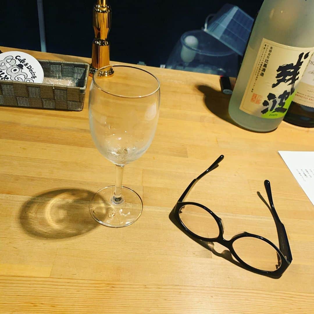 古閑裕さんのインスタグラム写真 - (古閑裕Instagram)「何やかんや何か色々ありつつ大阪から下北沢まで戻ってきたわ。もういっぱい飲んで帰ろう、、、」10月10日 23時21分 - rocketkoga