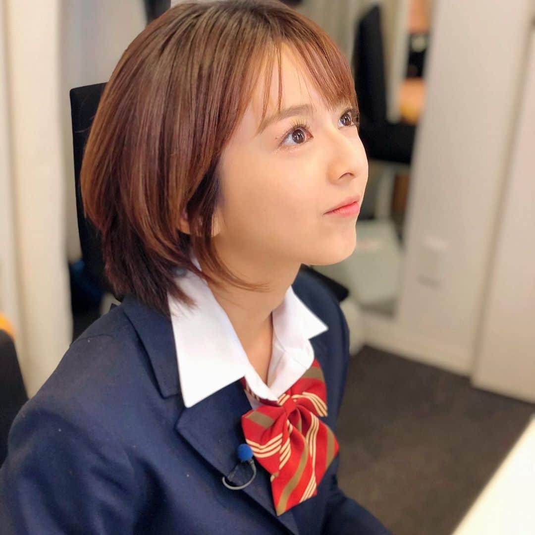 福田成美のインスタグラム：「明日🌟 10/11(日)13:55～ テレビ朝日『エポック先生』に出演します！  大好きなお店の知られざる歴史に感動しました☺️ そして生まれて初めてのブレザー📛  放送後、ABEMAでサイン入りプレゼントもありますよ🌈 #エポック先生 #エポックメイキング #テレビ朝日 #centforce」